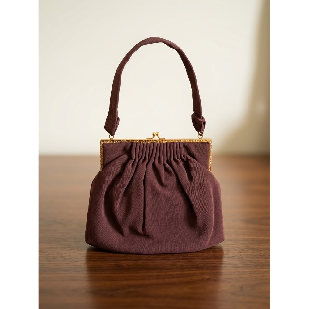 Claire Paris New York Vintage Brown Pleated Kiss Lock Evening Bag Gold Frame